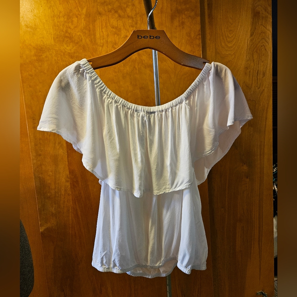 EXPRESS  smallwhite ruffle short sleeve top - Picture 2 of 5